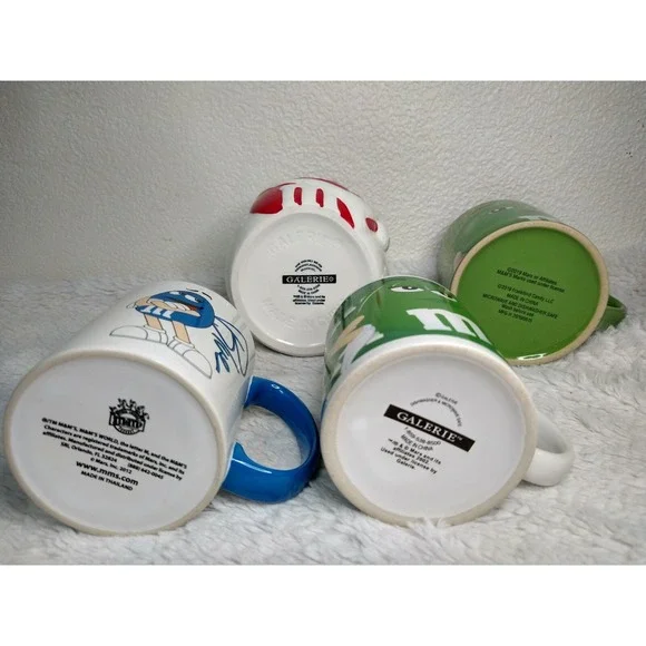 Mars Collectibles Red Santa, Blue, Green M&m's Cups I Melt for No One Lot of 4 - Picture 10 of 10